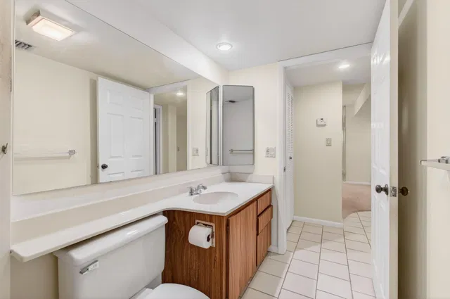 Unit 205 photo 18