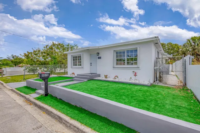 Residence photo 2