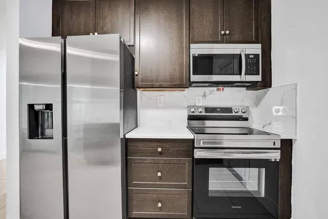 Residence photo 16