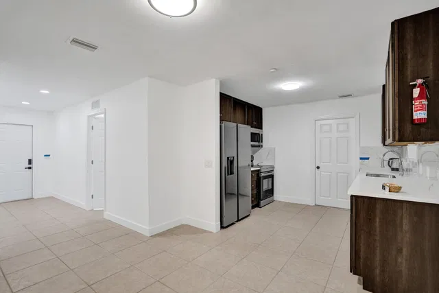 Residence photo 17