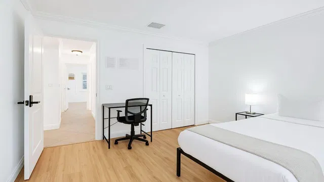 Residence photo 43