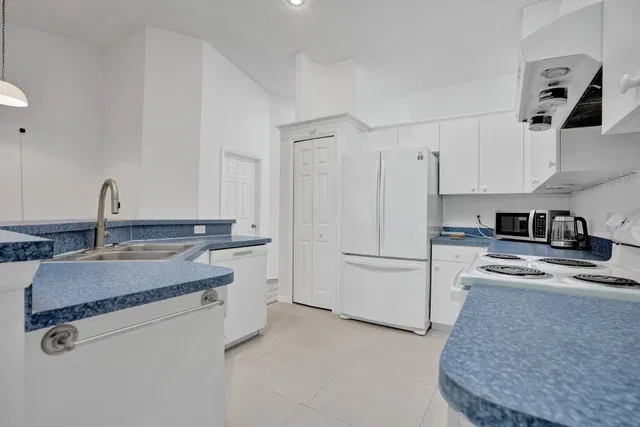 Residence photo 52