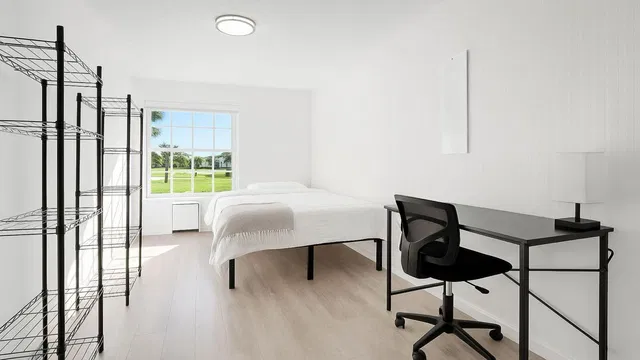 Residence photo 60
