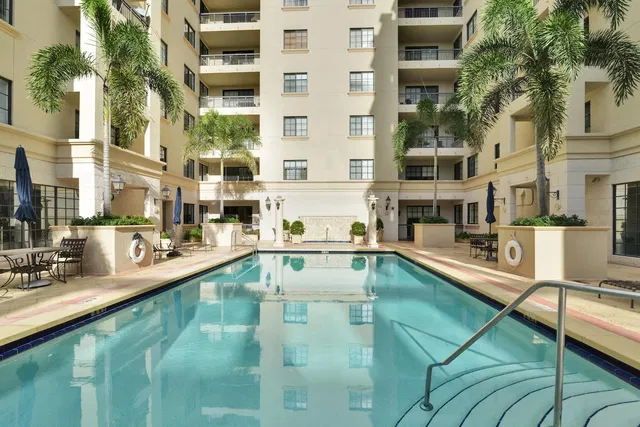 233 S Federal Boca Unit 421 photo 25