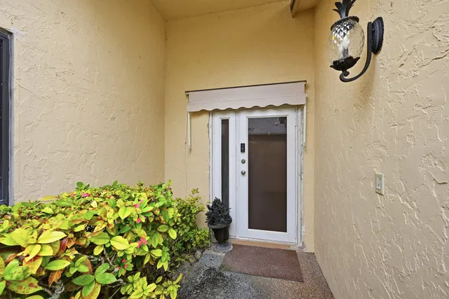Residence photo 3