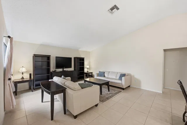 Residence photo 9