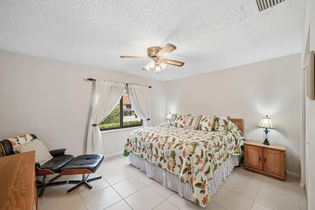 Residence photo 24