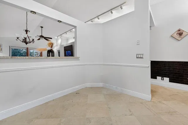 Residence photo 4