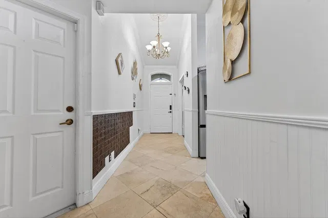 Residence photo 9