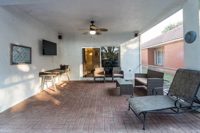 Residence photo 28