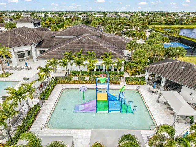 Boca Bridges Residence photo 98