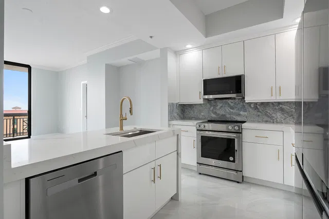 One City Plaza Unit 702 photo 7
