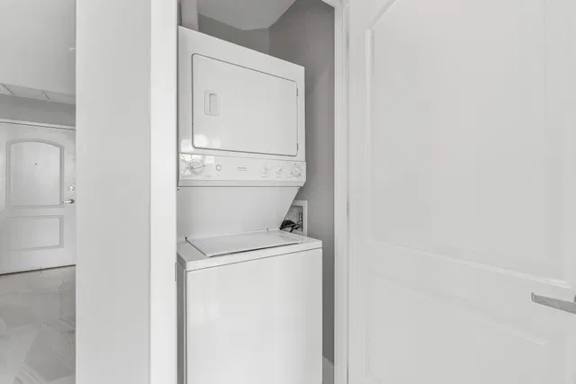 One City Plaza Unit 702 photo 26