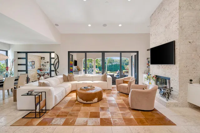 Admirals Cove Residence photo 10