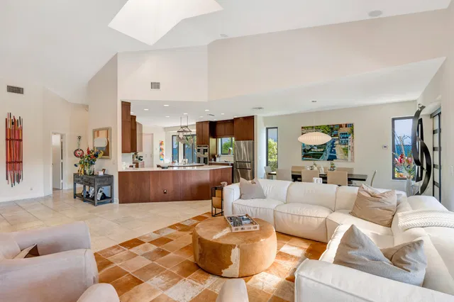 Admirals Cove Residence photo 14