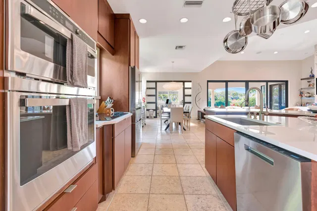 Admirals Cove Residence photo 18