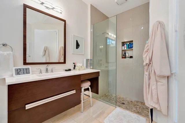 Admirals Cove Residence photo 27