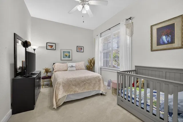 Residence photo 11