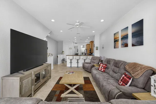 Residence photo 18