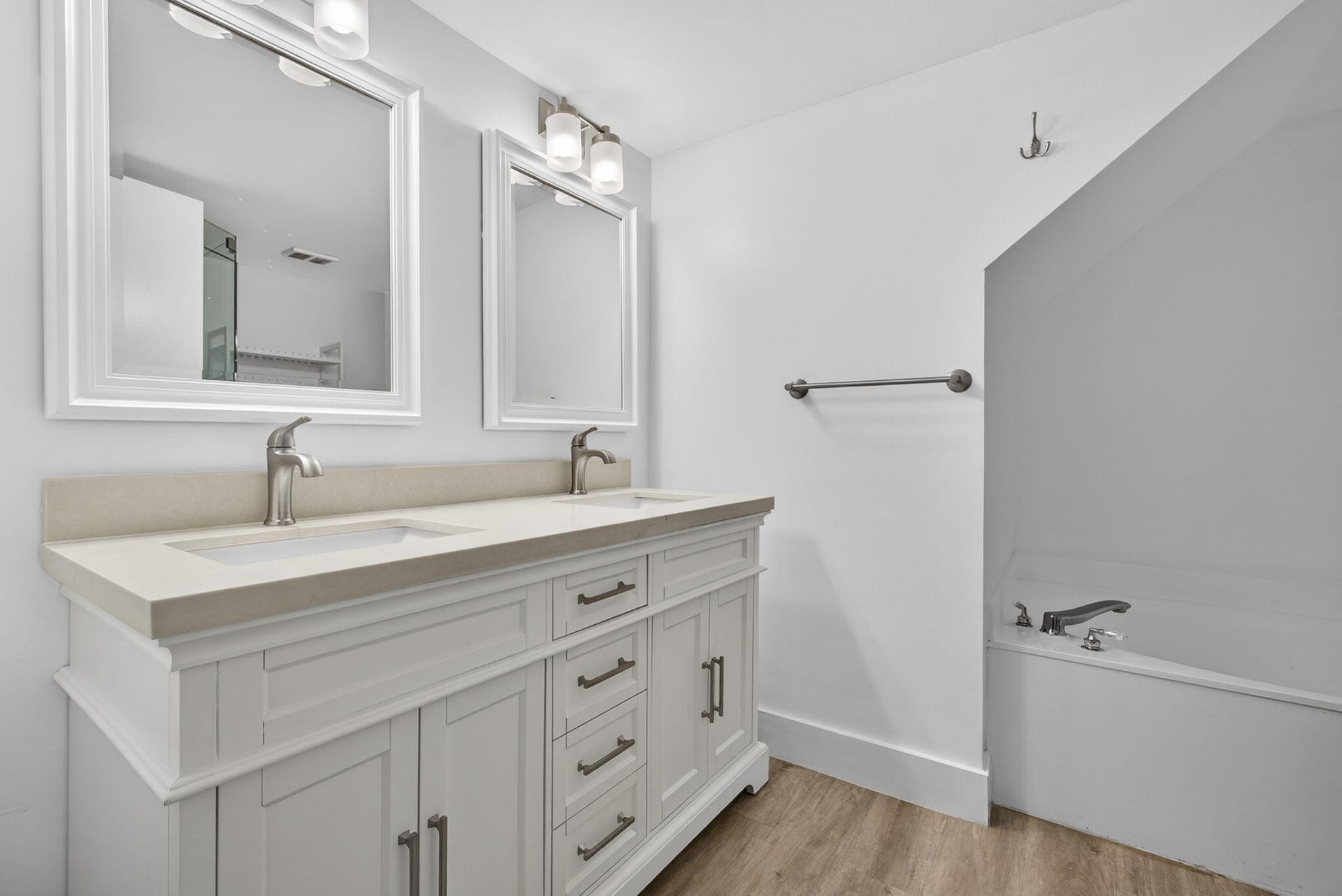 Unit 103 photo 25