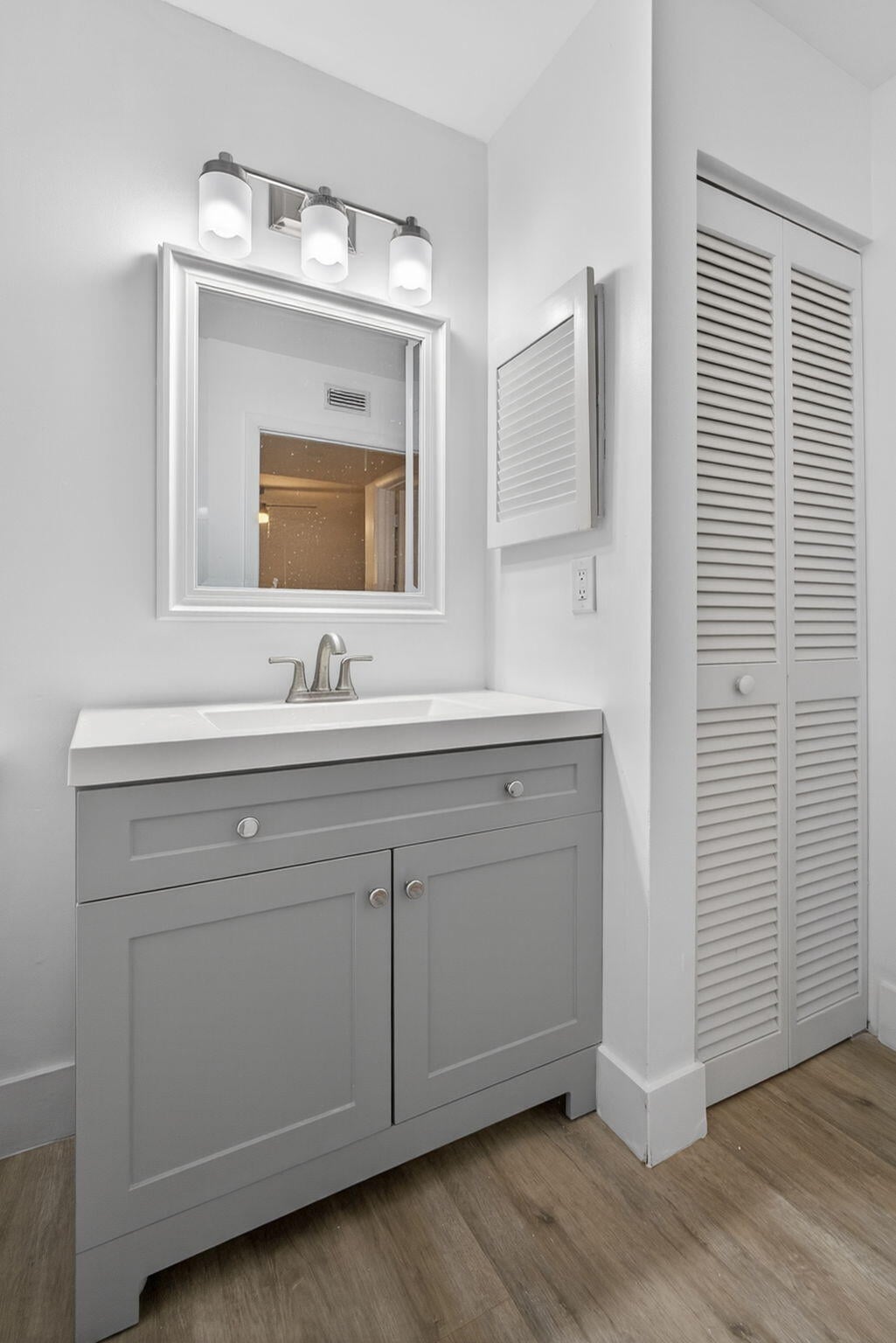 Unit 103 photo 32