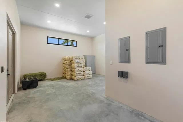 Residence photo 11