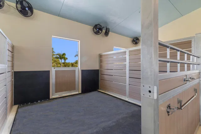  Residence photo 14