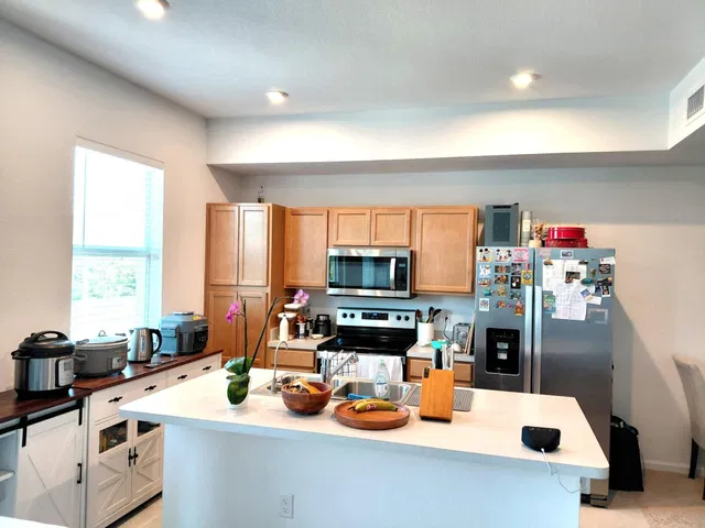  Unit 209 photo 5