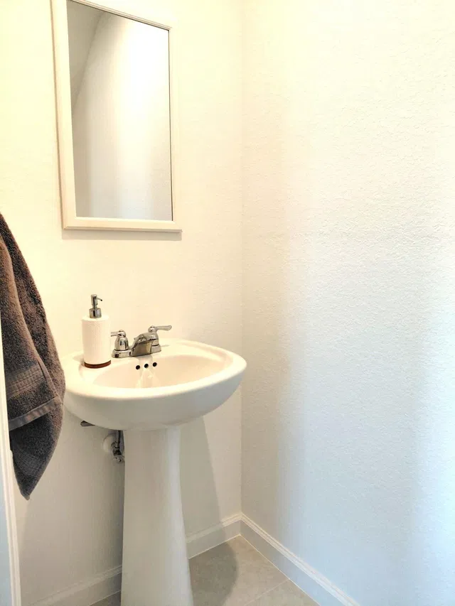  Unit 209 photo 9