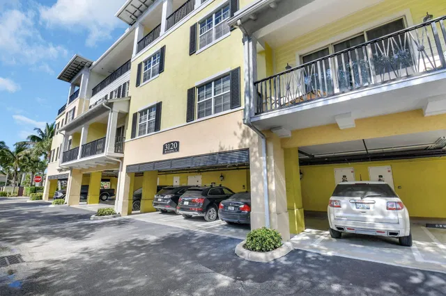 Latitude Delray Unit 307 photo 2