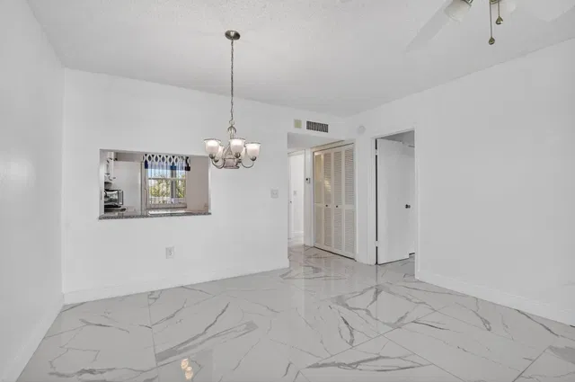 Unit 1433 photo 5