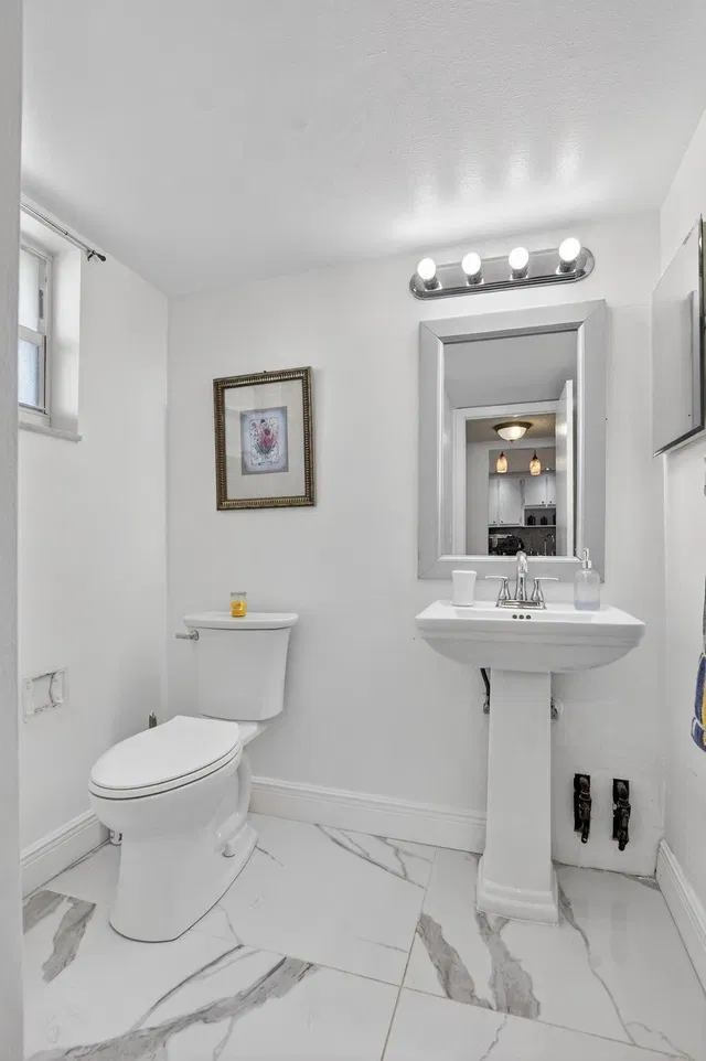Unit 1433 photo 16