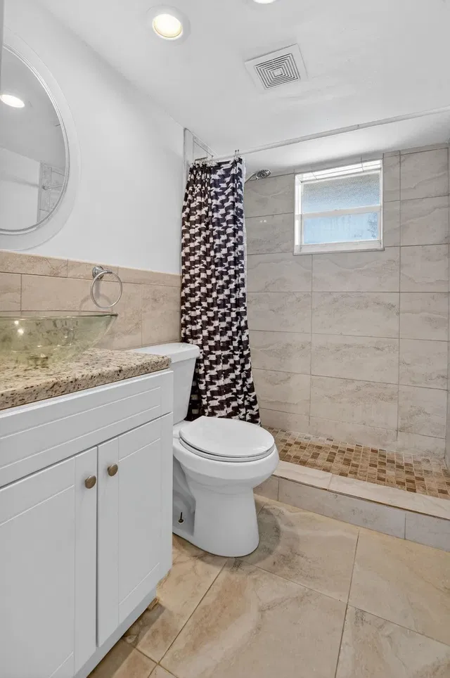 Unit 1433 photo 21