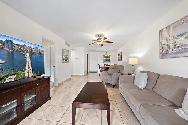 Unit 206 photo 2