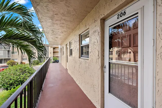 Unit 206 photo 14