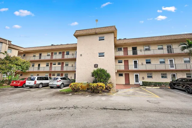 Unit 206 photo 15