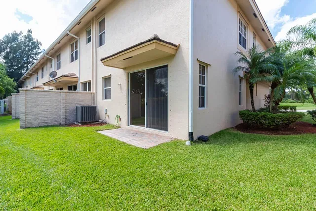  Residence photo 5