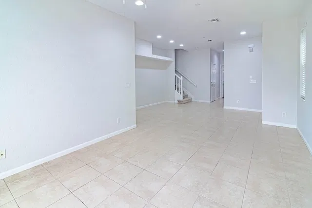  Residence photo 16