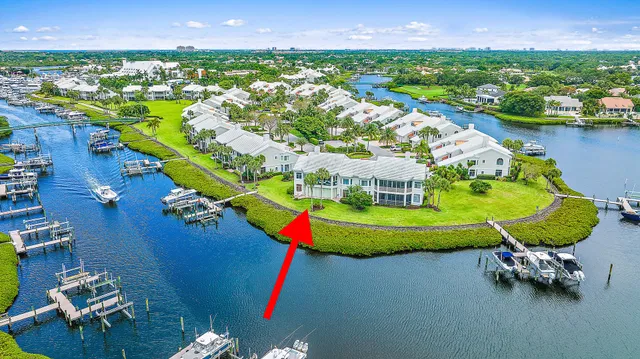 Admirals Cove Residence photo 2