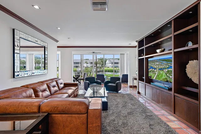 Admirals Cove Residence photo 3
