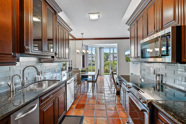 Admirals Cove Residence photo 6