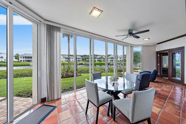 Admirals Cove Residence photo 9