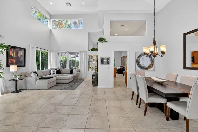 Residence photo 6