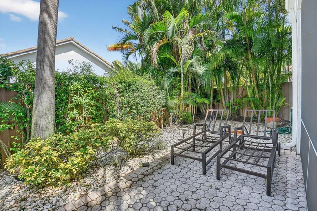  Residence photo 30