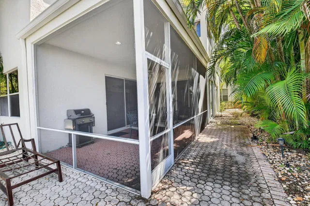  Residence photo 31