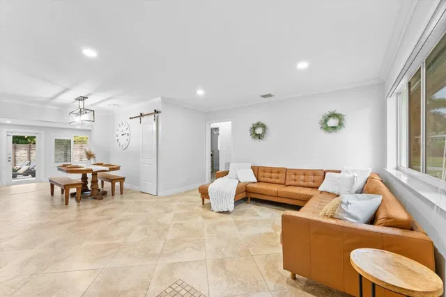 Residence photo 7