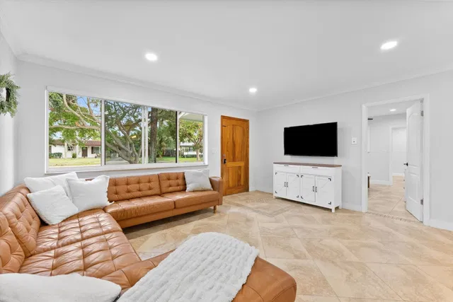 Residence photo 9
