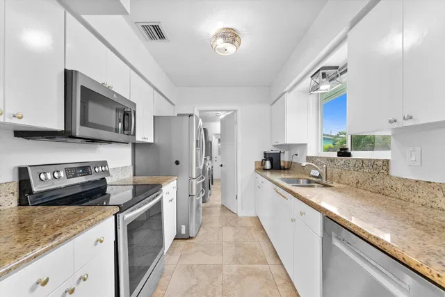 Residence photo 18