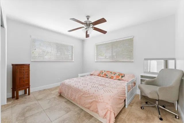 Residence photo 20