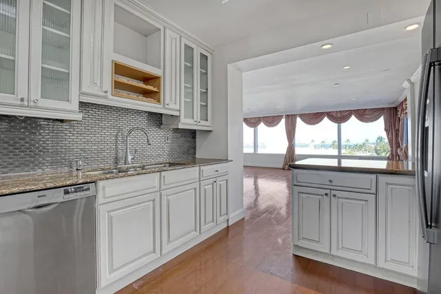 Palm Beach Towers, Palm Beach Unit 420/421 A photo 3